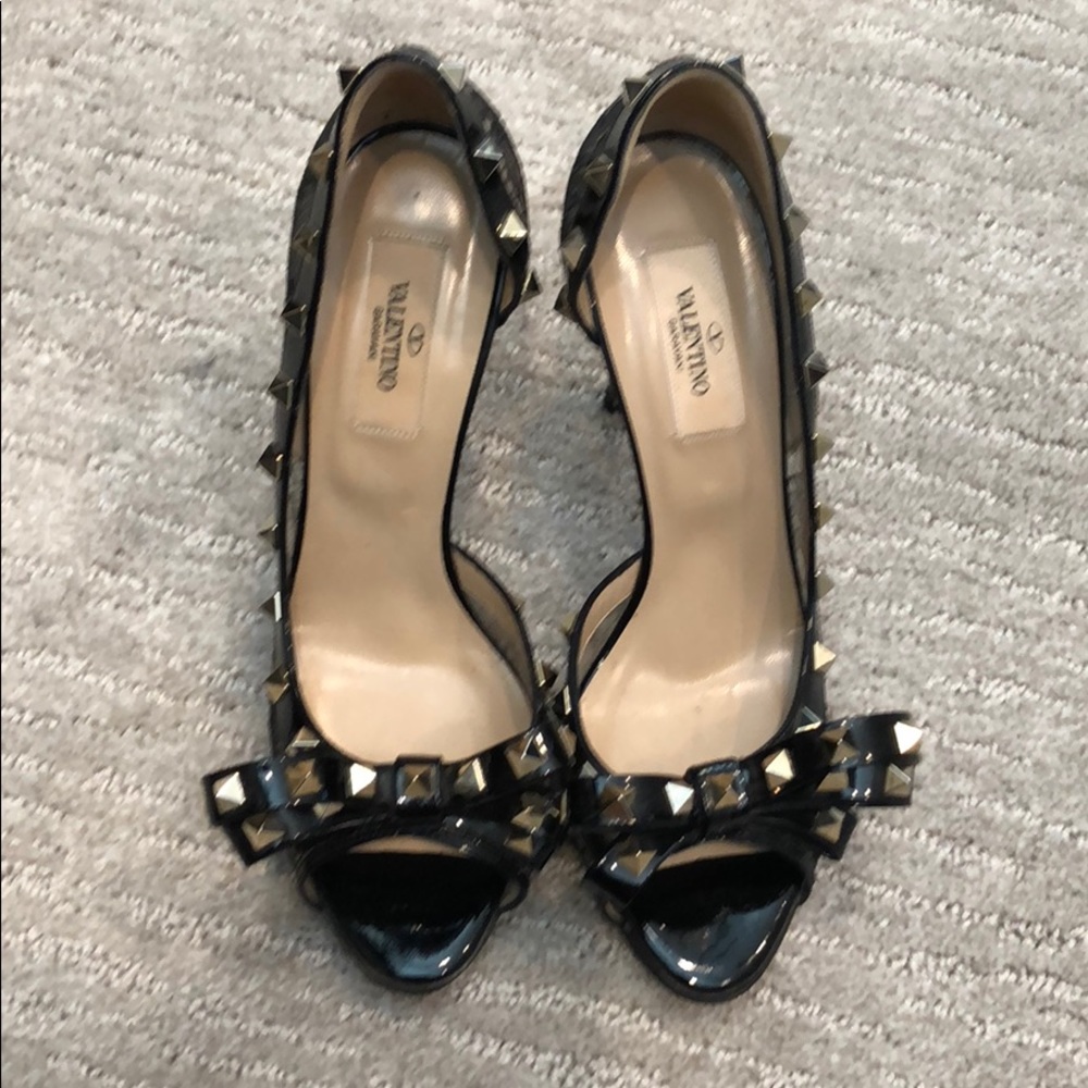 Valentino Lace Peep Toe Dorsay Rockstud Bow Pumps